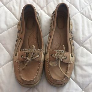 Used Sperry topsiders! Size 8